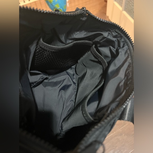 Fabletics Crossbody Bag - Picture 8 of 12